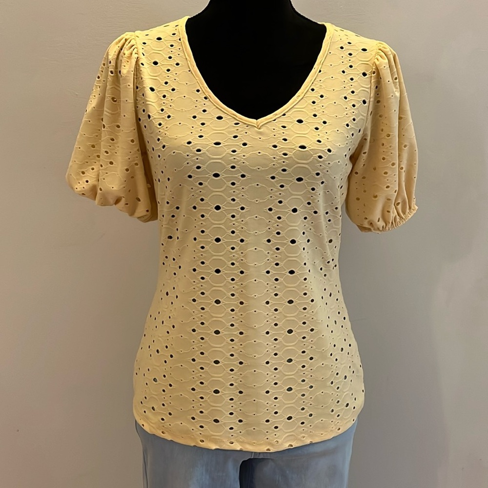 GeeGee Yellow Eyelet T-shirt, size L, large puffy sleeves